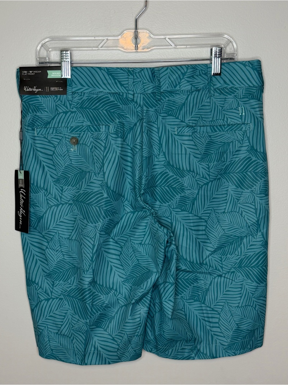 NWT Walter Hagen Perfect 11 Leaves Print Wavelite Teal 10” Short - Picture 7 of 8